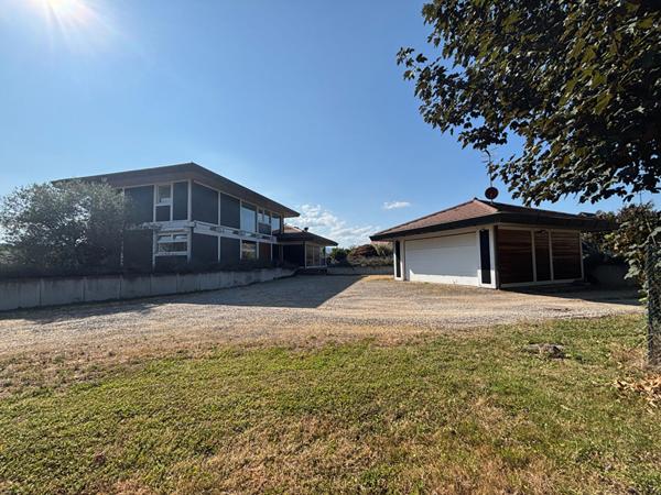 Maison - 5 pièces - 230 m²