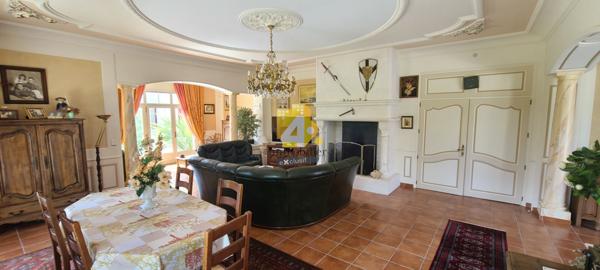 Maison - 15 pièces - 350 m²