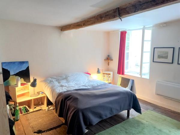Maison historique avec jardin dans d'un village typique