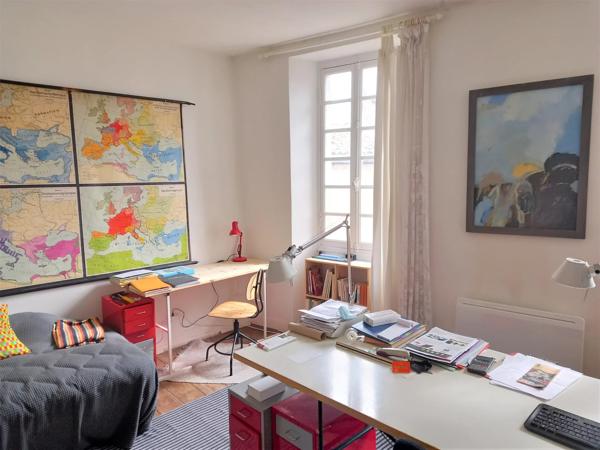Maison historique avec jardin dans d'un village typique