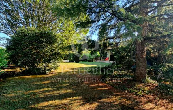 Maison 6 pièces 157 m2 avec piscine et 1 hectare de terrain