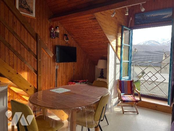 T1 bis en duplex de 31.23 m², casier à ski,  avec vues sur les montagnes, à Sainte-Marie-de-Campan.