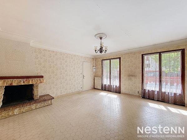 À vendre Maison de 220 m² avec jardin et double garage, en plein centre de Condom