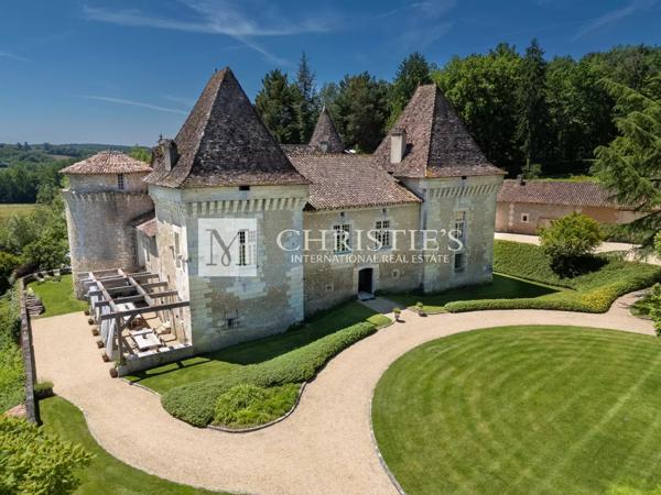 Dordogne – Magnifique château du XVème et XVIIème siècle