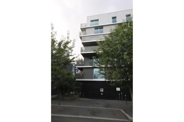 A LOUER : Parking à LILLE • Porte de valenciennes • 60 € CC • Réf. 513-002