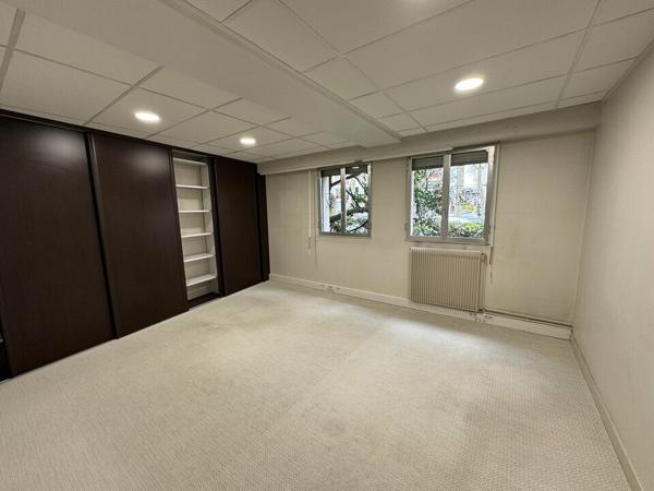 TOURS CENTRE BUREAUX A VENDRE 80 M² 4 PARKINGS