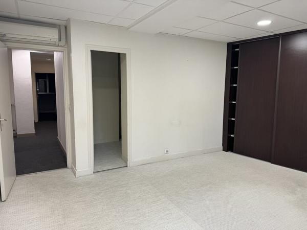 TOURS CENTRE BUREAUX A VENDRE 80 M² 4 PARKINGS
