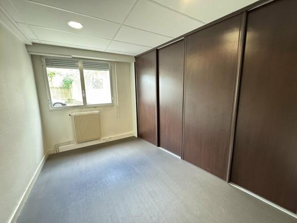 TOURS CENTRE BUREAUX A VENDRE 80 M² 4 PARKINGS