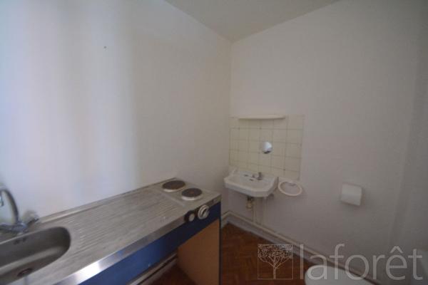 Location local commercial Villemur-sur-Tarn - 2 pièce(s) - 35 m² - 320 €/mois