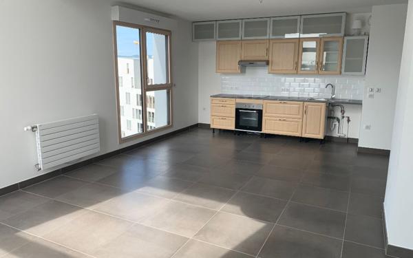 Appartement à louer    4 pièces •  Lyon 7