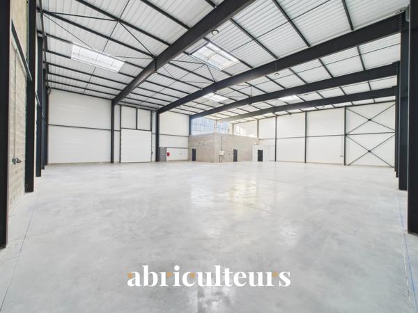 Local d’activité Neuf de 755 m² À 1h de Paris, au cœur d’une zone stratégique