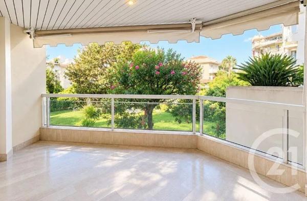 Appartement F3 à vendre  3 pièces - 71 m 2   CANNES  - 06