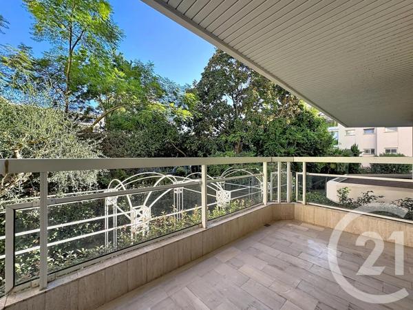 Appartement F3 à vendre  3 pièces - 71 m 2   CANNES  - 06