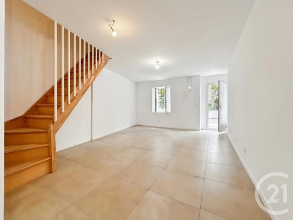 Maison à vendre  3 pièces - 62,95 m 2   MARSEILLE  - 13011