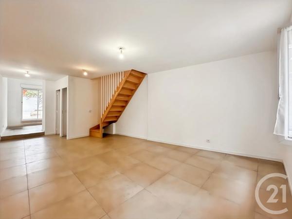 Maison à vendre  3 pièces - 62,95 m 2   MARSEILLE  - 13011