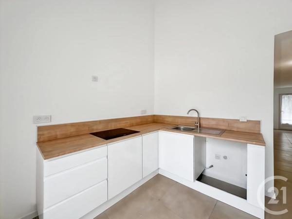 Maison à vendre  3 pièces - 62,95 m 2   MARSEILLE  - 13011