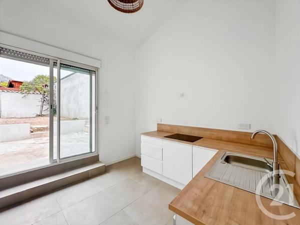 Maison à vendre  3 pièces - 62,95 m 2   MARSEILLE  - 13011