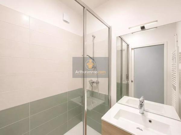 Vente                                                      Appartement
                        
                     4 pièces                      75 m2                     à Coulommiers