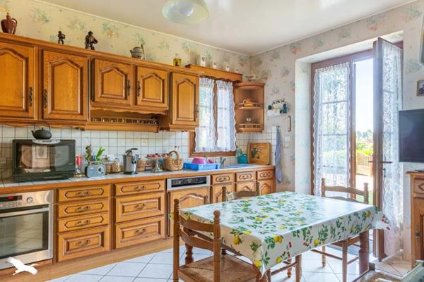 Maison à vendre |  Saint-Yrieix-la-Perche |  6 pièces | 163 m²