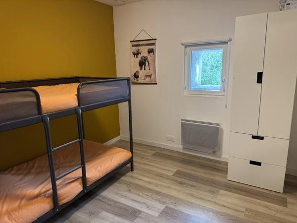 Grande maison polyvalente avec dépendance