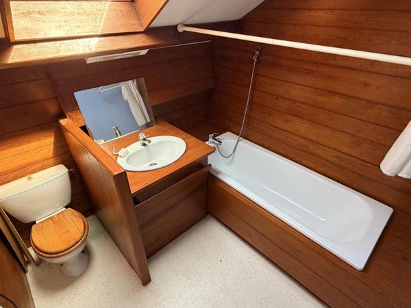 À 5 minutes du golf, 5 chambres, 3 salles de bains et un appartement