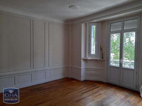 Appartement à louer 3 pièces 77.17m² Tours (37000)