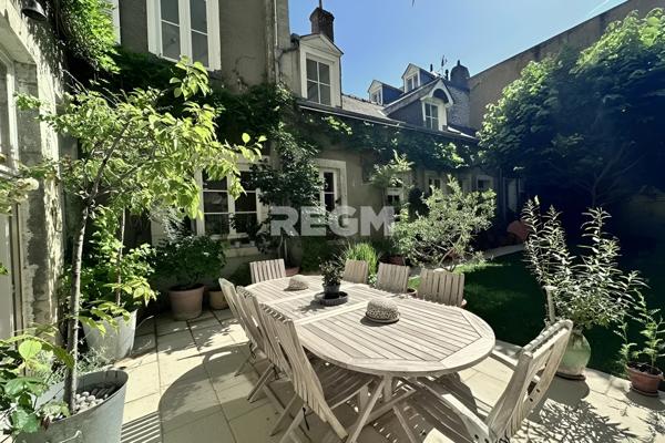 Orléans (45000) ORLEANS (45) – « Le Tilleul » - Cœur de ville - Bâtisse de caractère 290 m², 6 Chbres , bureaux – Jardin