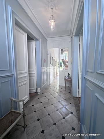 Orléans (45000) ORLEANS (45) – « Le Tilleul » - Cœur de ville - Bâtisse de caractère 290 m², 6 Chbres , bureaux – Jardin