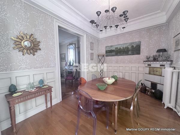 Orléans (45000) ORLEANS (45) – « Le Tilleul » - Cœur de ville - Bâtisse de caractère 290 m², 6 Chbres , bureaux – Jardin