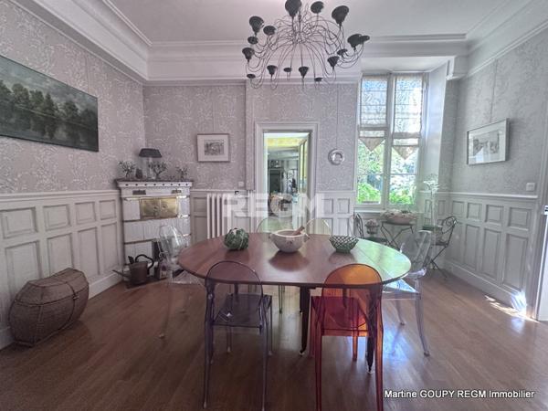 Orléans (45000) ORLEANS (45) – « Le Tilleul » - Cœur de ville - Bâtisse de caractère 290 m², 6 Chbres , bureaux – Jardin