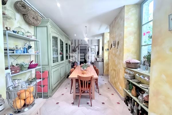 Orléans (45000) ORLEANS (45) – « Le Tilleul » - Cœur de ville - Bâtisse de caractère 290 m², 6 Chbres , bureaux – Jardin