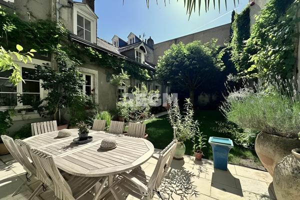 Orléans (45000) ORLEANS (45) – « Le Tilleul » - Cœur de ville - Bâtisse de caractère 290 m², 6 Chbres , bureaux – Jardin