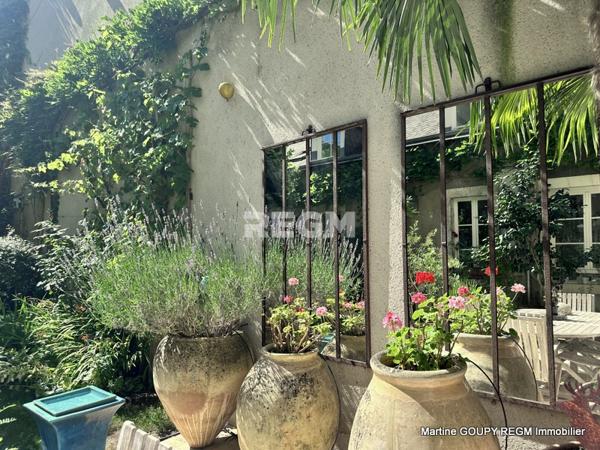 Orléans (45000) ORLEANS (45) – « Le Tilleul » - Cœur de ville - Bâtisse de caractère 290 m², 6 Chbres , bureaux – Jardin