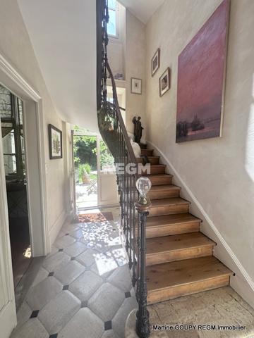 Orléans (45000) ORLEANS (45) – « Le Tilleul » - Cœur de ville - Bâtisse de caractère 290 m², 6 Chbres , bureaux – Jardin