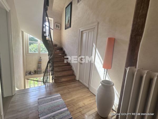 Orléans (45000) ORLEANS (45) – « Le Tilleul » - Cœur de ville - Bâtisse de caractère 290 m², 6 Chbres , bureaux – Jardin