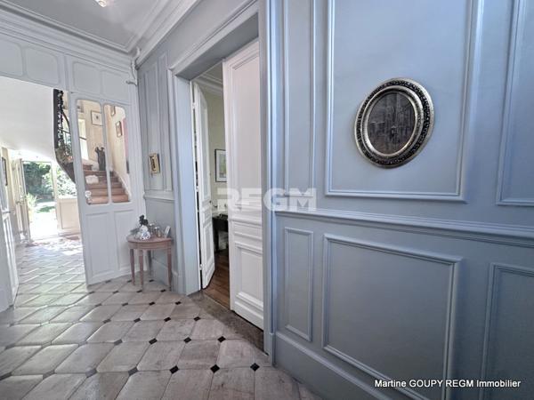 Orléans (45000) ORLEANS (45) – « Le Tilleul » - Cœur de ville - Bâtisse de caractère 290 m², 6 Chbres , bureaux – Jardin