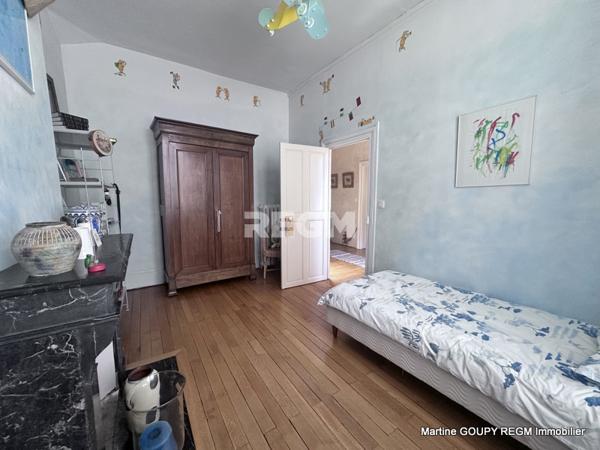 Orléans (45000) ORLEANS (45) – « Le Tilleul » - Cœur de ville - Bâtisse de caractère 290 m², 6 Chbres , bureaux – Jardin