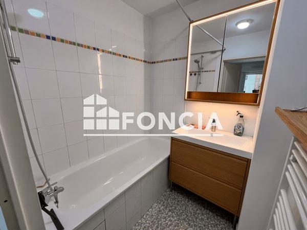 Location Appartement 2 pièces 38.35 m² - 102 RUE VICTOR HUGO Croix 59170