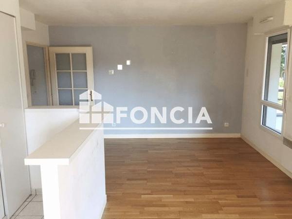 Location Appartement 2 pièces 38.35 m² - 102 RUE VICTOR HUGO Croix 59170