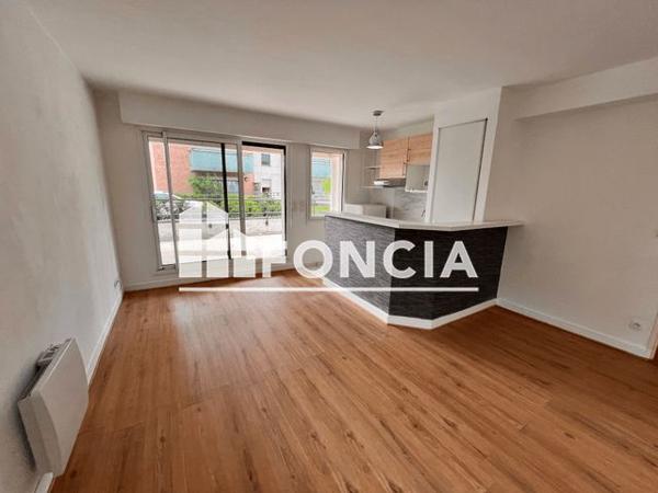 Location Appartement 2 pièces 38.35 m² - 102 RUE VICTOR HUGO Croix 59170