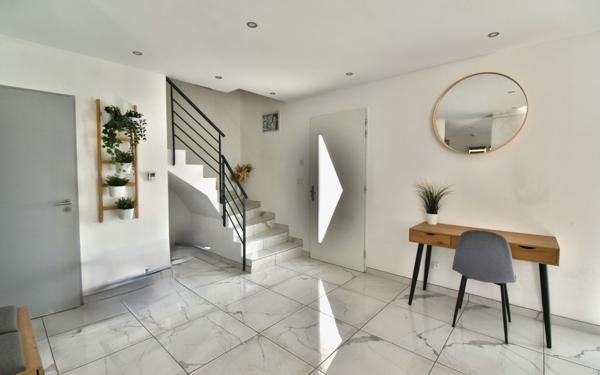 Maison à vendre    5 pièces •  Miribel