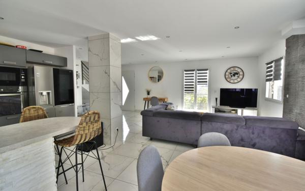 Maison à vendre    5 pièces •  Miribel