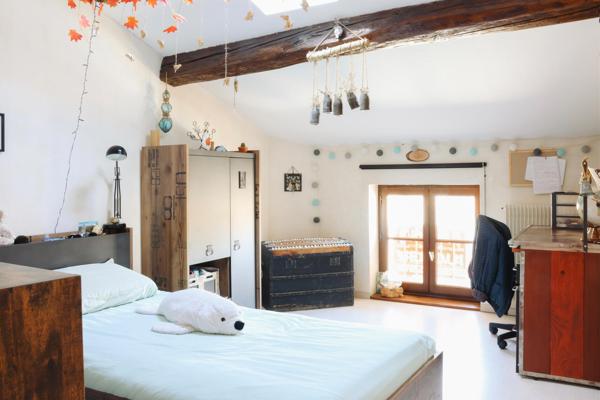 Magnifique appartement ancien 91 m² avec cave et stationnement