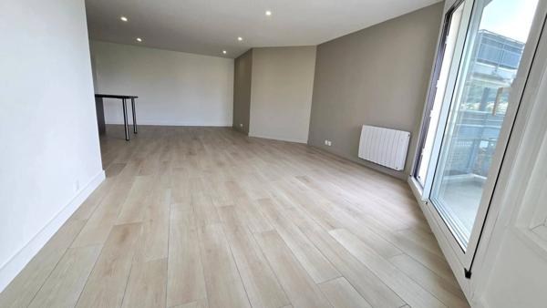 Spacieux T3 de 78 m² rénové à neuf avec vue Jura, Résidence sécurisée avec services