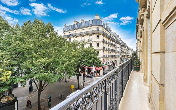 Appartement à vendre    5 pièces • 123,86 m2 Paris 17