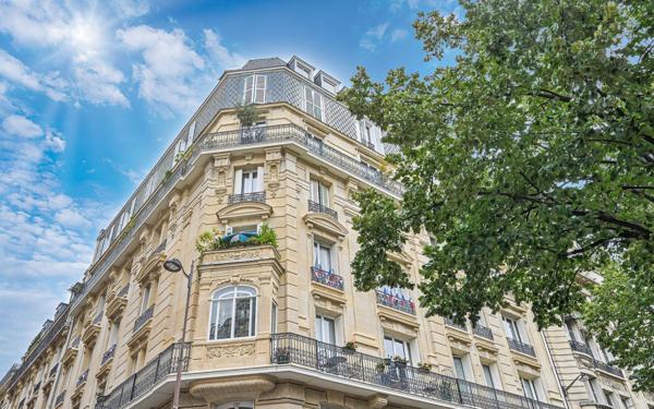 Appartement à vendre    5 pièces • 123,86 m2 Paris 17