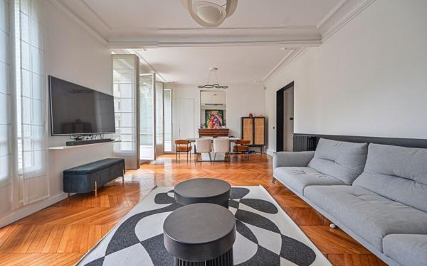 Appartement à vendre    5 pièces • 123,86 m2 Paris 17