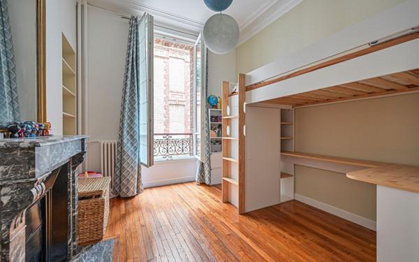 Appartement à vendre    5 pièces • 123,86 m2 Paris 17