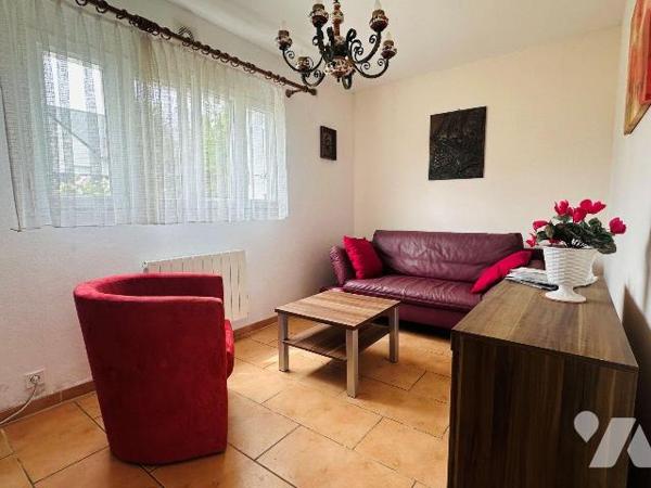 À vendre sur Perros-Guirec, ensemble immobilier composé de deux maisons avec garage et dépendan...