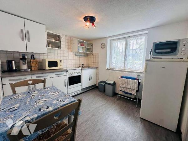 À vendre sur Perros-Guirec, ensemble immobilier composé de deux maisons avec garage et dépendan...